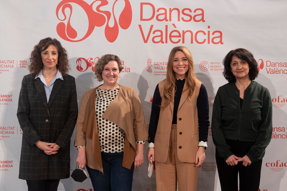 En la presentació de l'edició de 2022 han participat també la regidora d'Acció Cultural de l'Ajuntament de València, Maite Ibáñez, i la directora del Teatre Escalante, Marylène Albentosa.