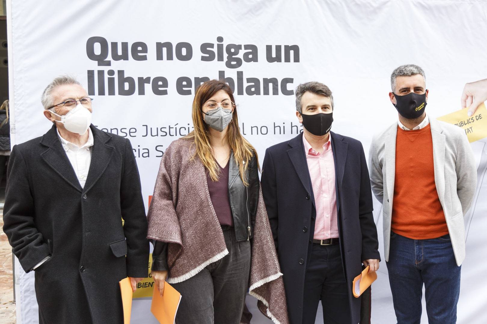 Rafael Beneyto, Lucía Beamud, Francesc Gamero y Pere Fuset en el acto central de la campaña por una justicia fiscal. Foto: Ana Enguídanos.