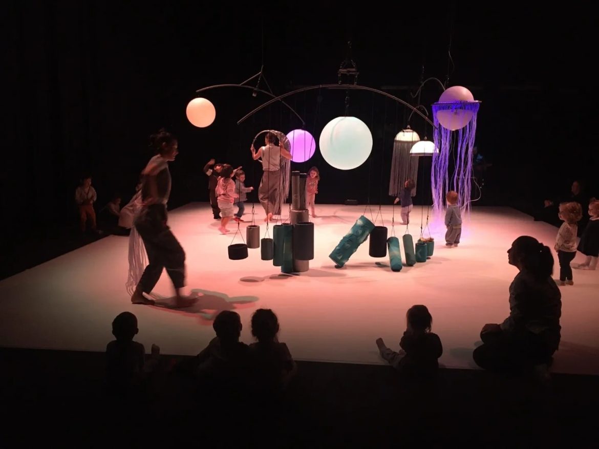 «Univers» de Engruna Teatre.